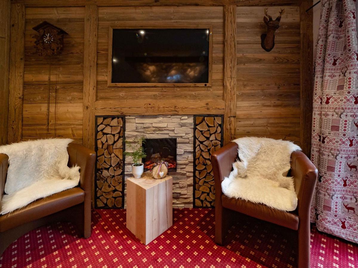 Hotel & Restaurant Gruener Baum - Die Gruene Oase Am Feldberg Esterno foto
