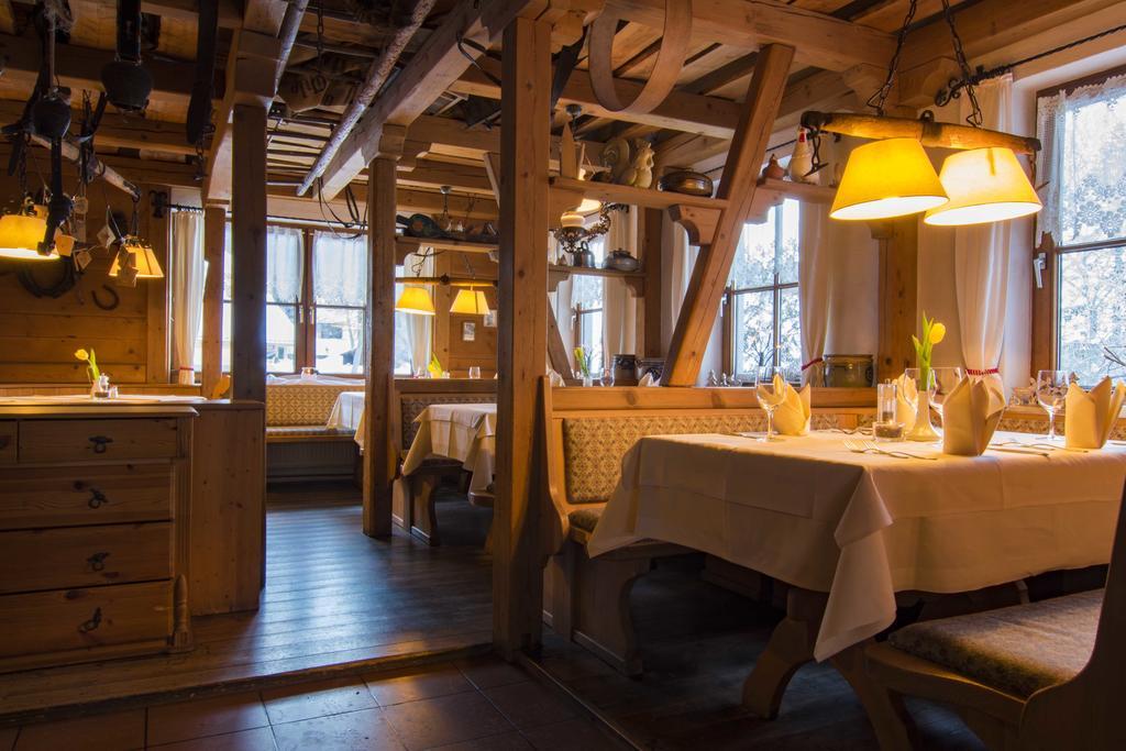 Hotel & Restaurant Gruener Baum - Die Gruene Oase Am Feldberg Esterno foto